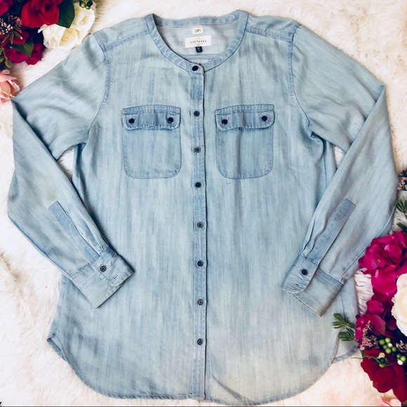 LOFT Tops - LOFT Softened Chambray Button Up